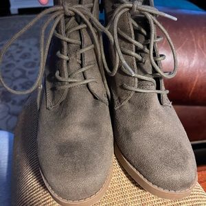 EUC Olive Green Macey Booties